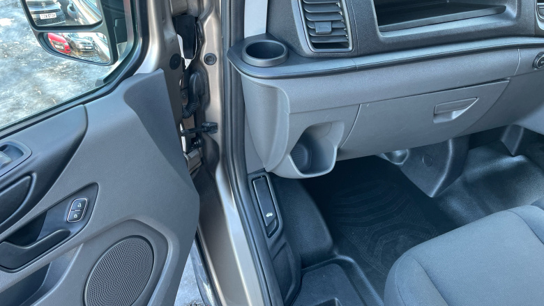 Ford Transit Custom 300 L1 Diesel Fwd 2.0 EcoBlue 105ps Low Roof Leader Van